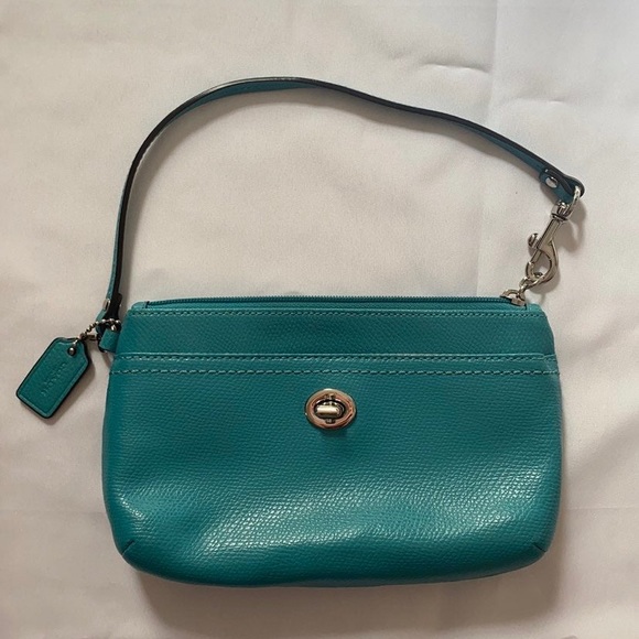 COACH Leather Turn Lock Medium Wristlet F 49472 turquoise - Picture 2 of 13
